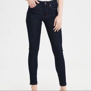 American Eagle High-Waisted True Rinse